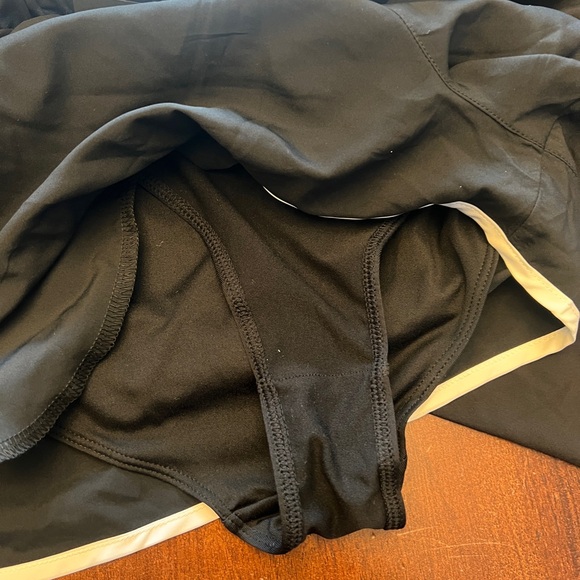Fabletics Women’s Black Athletic Shorts - Picture 7 of 7